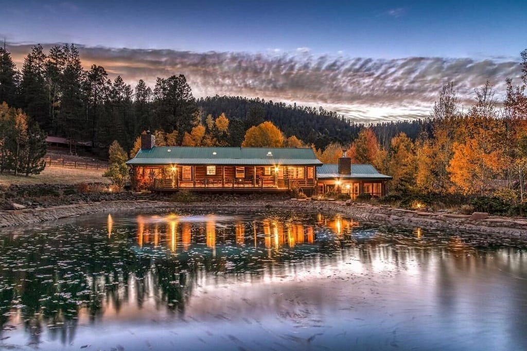 Snover Lodge cabin rental with private pond in Greer, Arizona