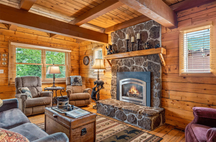 Lazy Bear Cabin lodging near Greer, Arizona